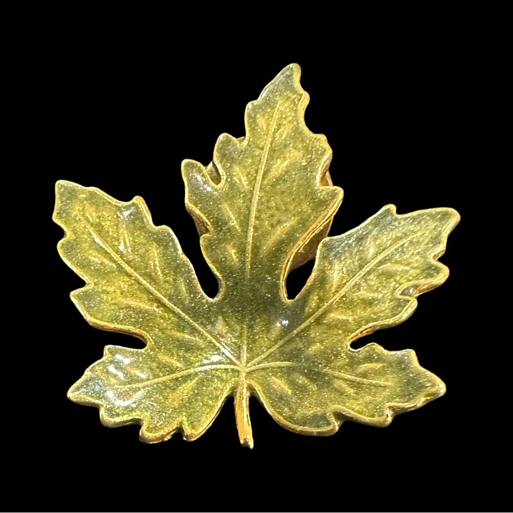 KC Kenneth Cole Enamel Leaf Pin Green Gold Tone